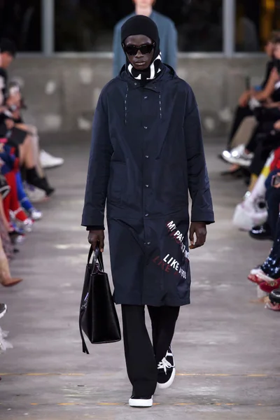 Look 63